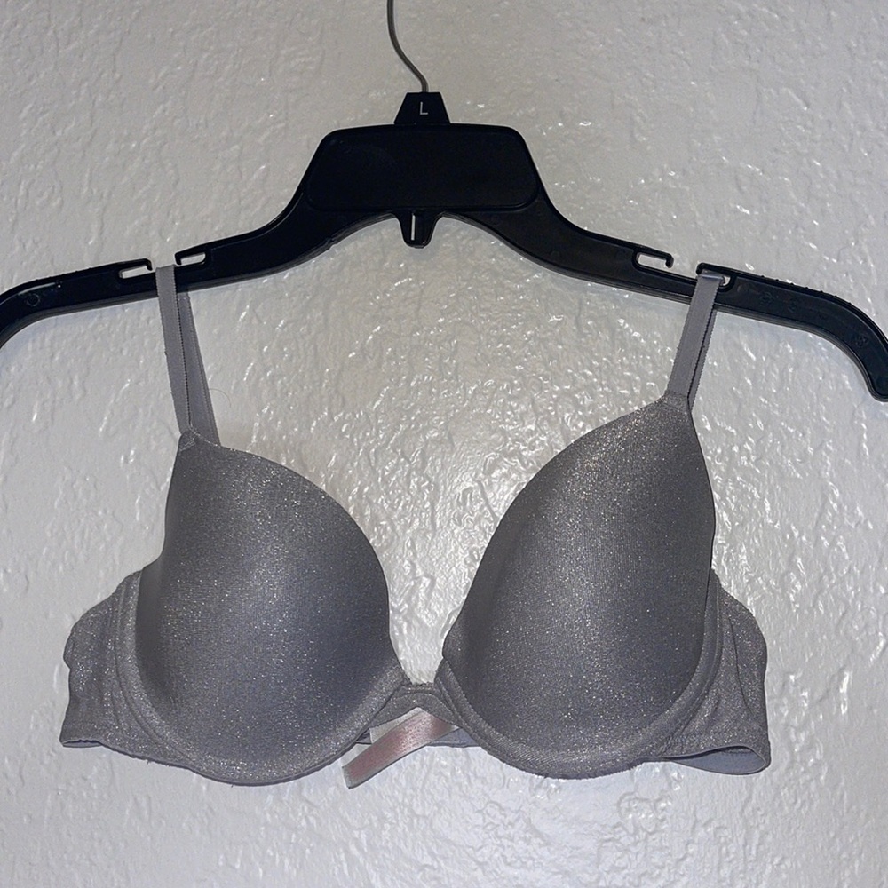 Pink Victoria’s Secret wear everywhere Demi bra 36B